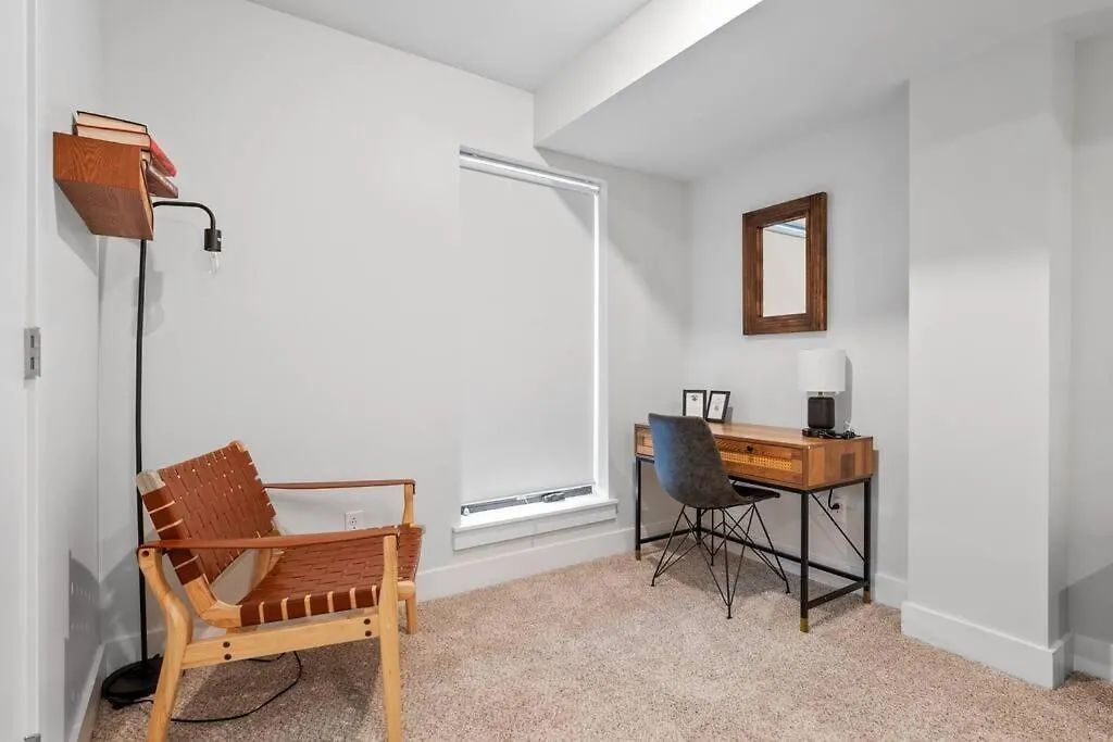 The Mr. Rogers Room - Private Room On Arch Street Pittsburgh ABD